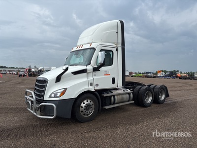 2022 Freightliner Cascadia 116 6x4 T/A Day Cab Truck Tractor