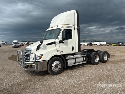 2019 Freightliner Cascadia 116 6x4 T/A Day Cab Truck Tractor