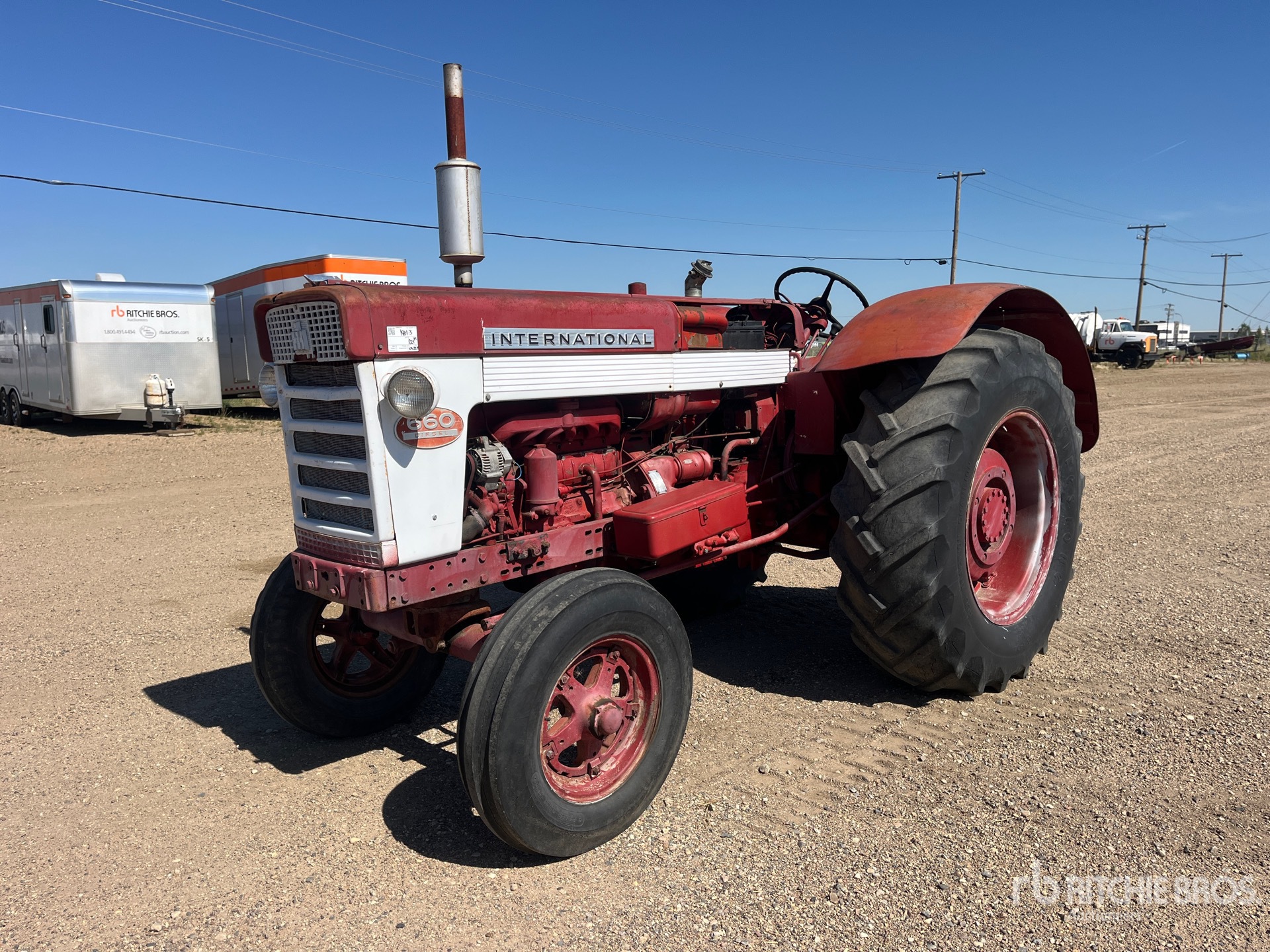International 660 Tracteur agricole 2WD