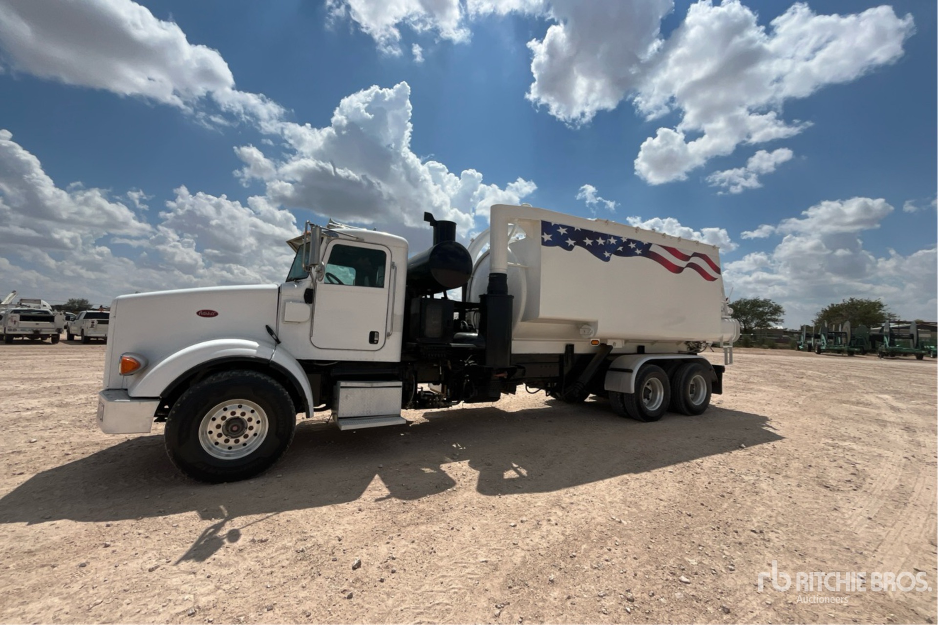 2007 Peterbilt 357 6x4 Vacuum Excavator Truck