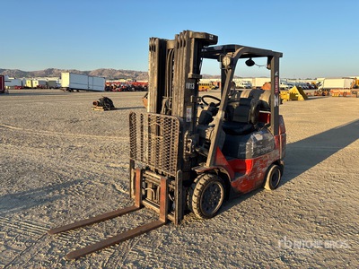 2004 Toyota 7FGCU25 3500 lb Cushion Tire Forklift