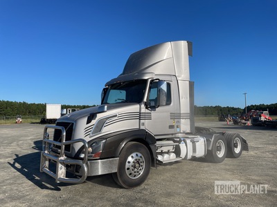 2015 Volvo VNL 6x4 T/A Day Cab Truck Tractor