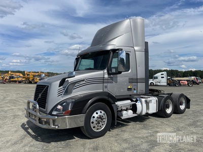 2015 Volvo VNL 6x4 T/A Day Cab Truck Tractor