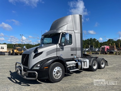 2019 Volvo VNL 300 6x4 Day Cab Truck Tractor