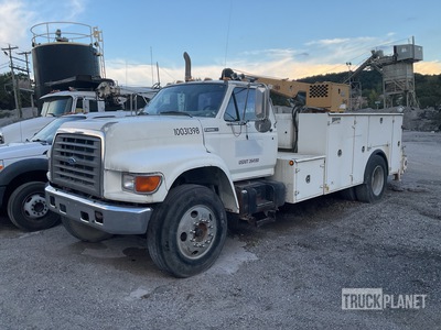 1995 Ford F-800 4x2 Service Truck