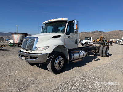 2018 International 4300 4x2 Cabina y chasis