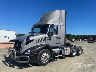 2019 Volvo VNR 6x4 T/A Day Cab Truck Tractor