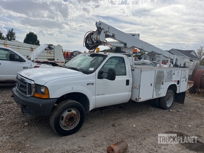 Altec AT35-G 35 ft on 2000 Ford F-550 4x2 Bucket Truck (Inoperable)