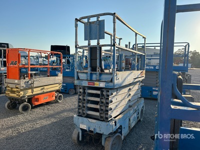 2016 Genie GS-3232 Electric Piattaforma aerea verticale