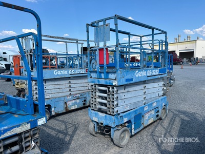 2016 Genie GS-3232 Electric Piattaforma aerea verticale
