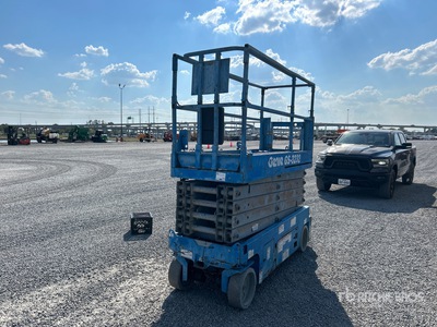 2015 Genie GS-3232 Electric Piattaforma aerea verticale