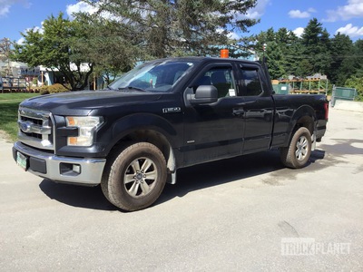 2015 Ford F-150 XLT 4x2 Extended Cab بيك اب