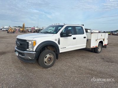2017 Ford F-550 XL 4x4 Crew Cab Camion utilitaire