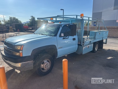 2004 Chevrolet C3500 4x2 Flatbed Truck