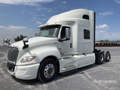 2020 International LT625 6x4 Tractocamion con Dormitorio / T/A Sleeper Truck Tractor
