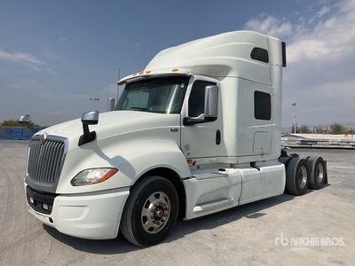 2020 International LT625 6x4 Tractocamion con Dormitorio / T/A Sleeper Truck Tractor