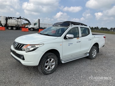 2017 Mitsubishi L200 4x4 Crew Cab Camioneta / Pick Up
