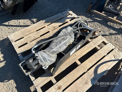 2025 GIYI GY-XJ5T 36 in Hydraulic Excavator Thumb (Unused)