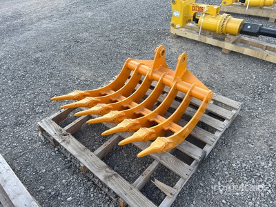 2025 GIYI 31 in Excavator Rake - Fits Cat 305 Teeth (Unused)