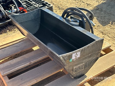 2025 GIYI GY-D3T 32 in Tilting Excavator Bucket - Fits Cat (Unused)