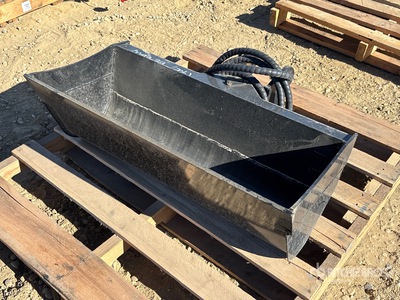 2025 GIYI GY-D3T 32 in Tilting Excavator Bucket - Fits Cat (Unused)