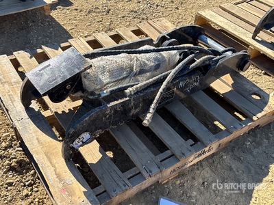 2025 GIYI GY-XJ7T 46 in Hydraulic Excavator Thumb - Fits Cat (Unused)