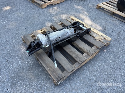 2025 GIYI GY-XJ5T 33 in Hydraulic Excavator Thumb - Fits 3 - 5 ton (Unused)