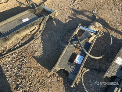 2025 GIYI GY-XJ5T 36 in Hydraulic Excavator Thumb - Fits Cat 3 - 5 tons (Unused)