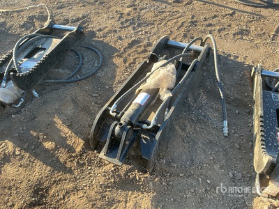 2025 GIYI GY-XJ7T 46 in Hydraulic Excavator Thumb - Fits Cat 7 - 9 tons (Unused)