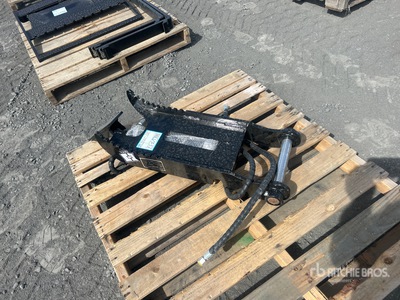 2025 GIYI GY-XJ3T 30 in Hydraulic Excavator Thumb - Fits Cat 3 ton (Unused)