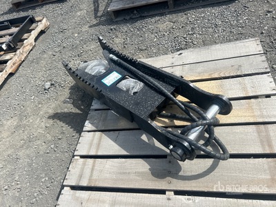 2025 GIYI GY-XJ5T 36 in Hydraulic Excavator Thumb - Fits Cat 3 - 5 ton (Unused)