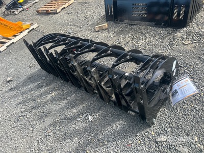 2025 GIYI GYCLG72C 72 in Skid Steer Grapple (Unused)