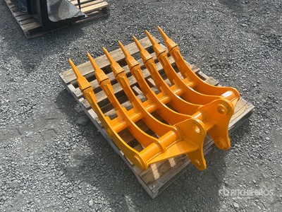 2025 GIYI 32 in Excavator Rake - Fits Cat 305 (Unused)