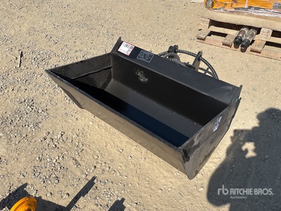 2025 GIYI GY-D5T 36 in Hydraulic Tilting Excavator Bucket - Fits Cat 3 - 5 ton (Unused)