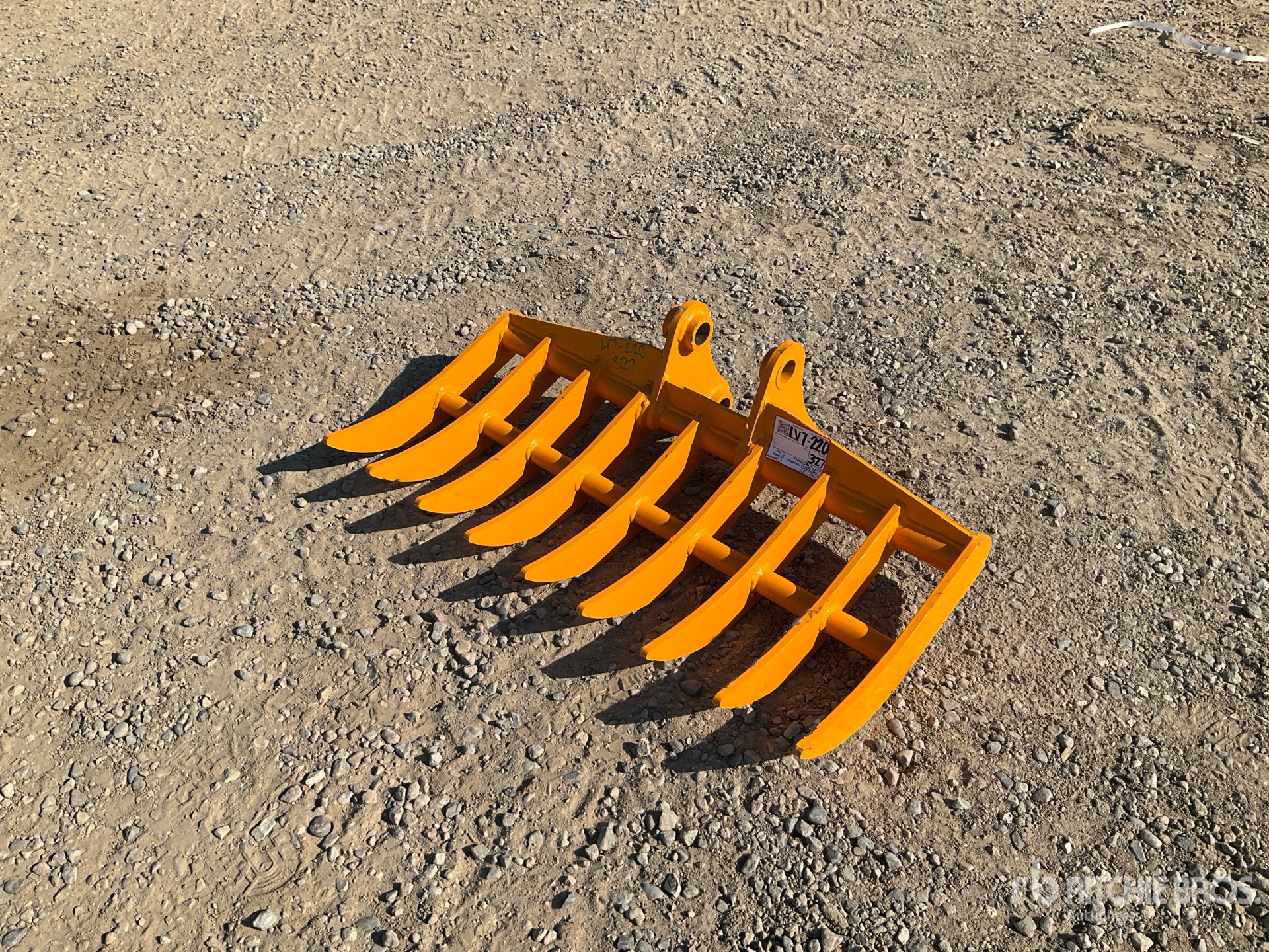 2025 GIYI pro fit to cat 303 Excavator Rake (Unused)