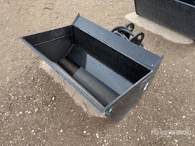 2025 GIYI GY-D5T 36 in Cleanup Tilting Excavator Bucket - Fits Cat (Unused)