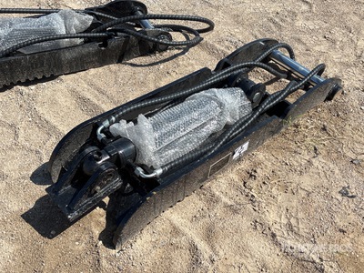 2025 GIYI GY-XJ7T 14 in Hydraulic Excavator Thumb - Fits Cat (Unused)