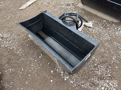 2025 GIYI GY-D3T 32 in Cleanup Tilting Excavator Bucket - Fits Cat (Unused)