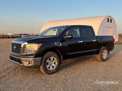 2017 Nissan Titan 4x4 Crew Cab Pickup