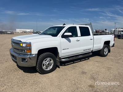 2019 Chevrolet Silverado 2500 HD LT 4x4 Crew Cab بيك اب