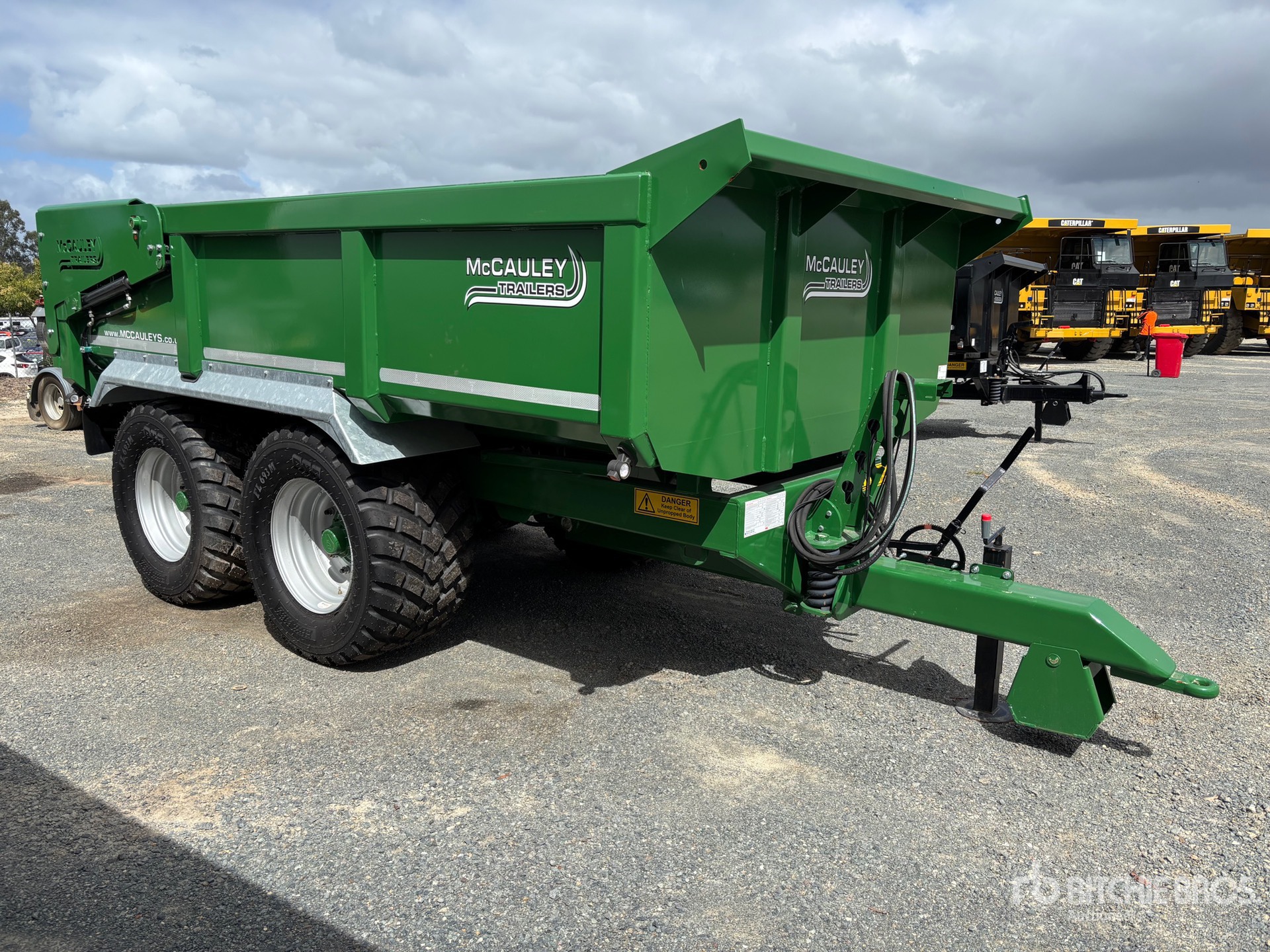 2024 McCauley A2GP14 Bogie/A Off-Road End Dump Trailer (Unused)