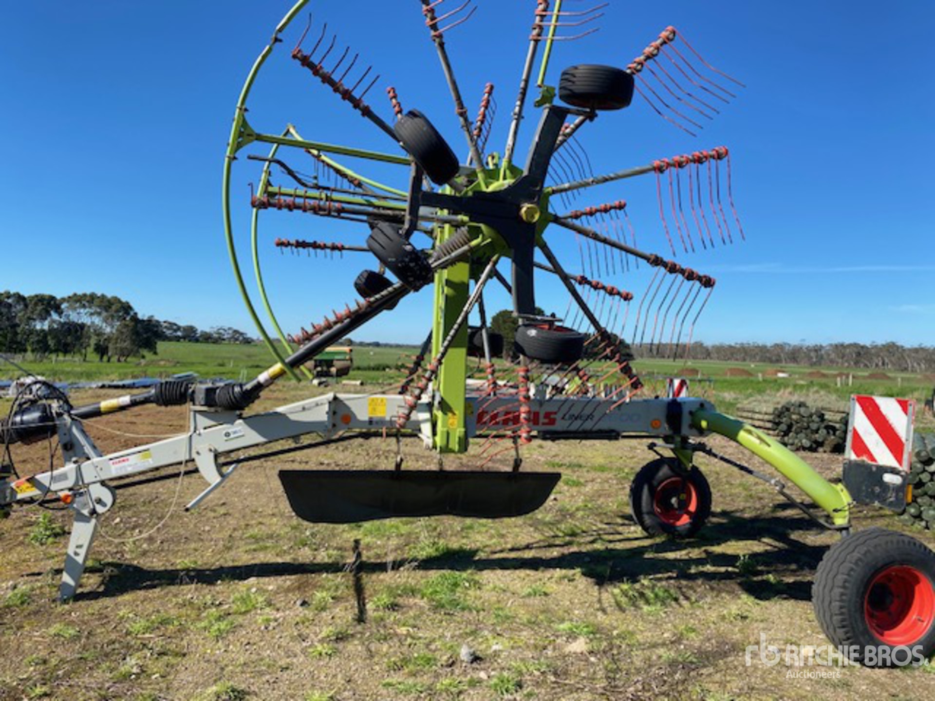 2015 Claas Liner 2600 Hay Rake