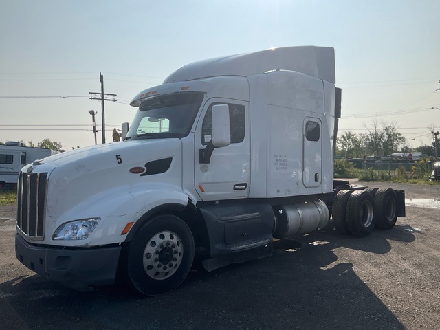 2015 Peterbilt 579 6x4 T/A Day Cab Truck Tractor