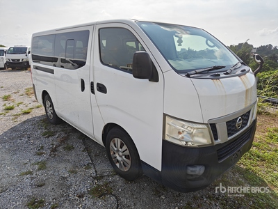 2013 年 Nissan CARAVAN Passenger Van