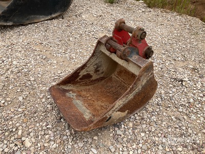 600 mm Q/C Cleanup Excavator Bucket - Fits Hitachi ZX52/48