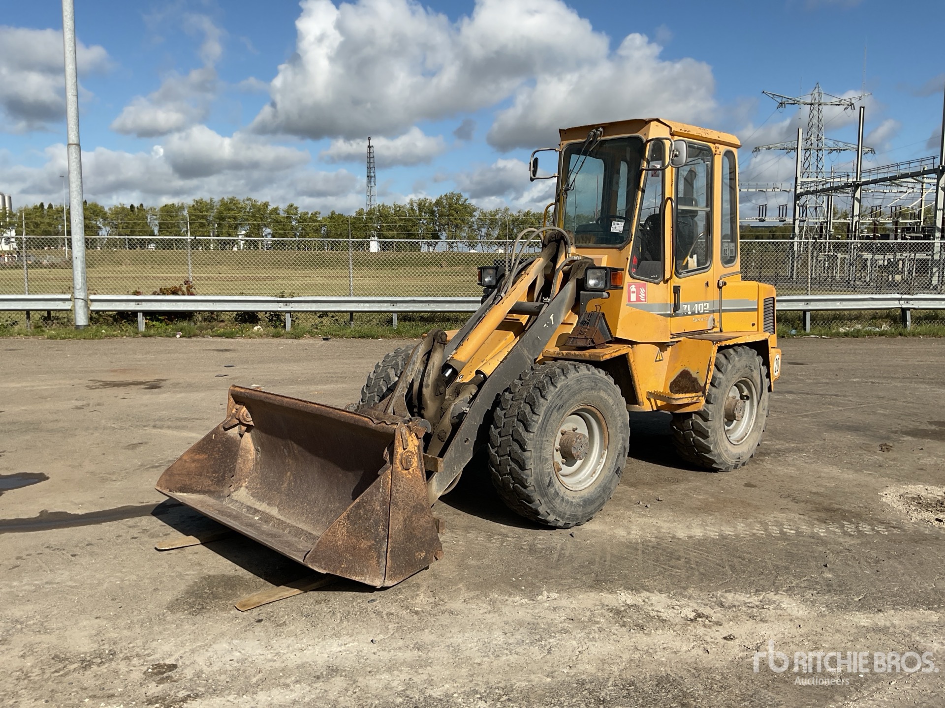 1998 Volvo ZL402C Wheel Loader