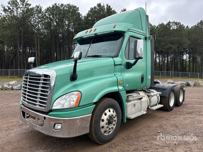 2019 Freightliner Cascadia 125 6x4 T/A Day Cab Truck Tractor