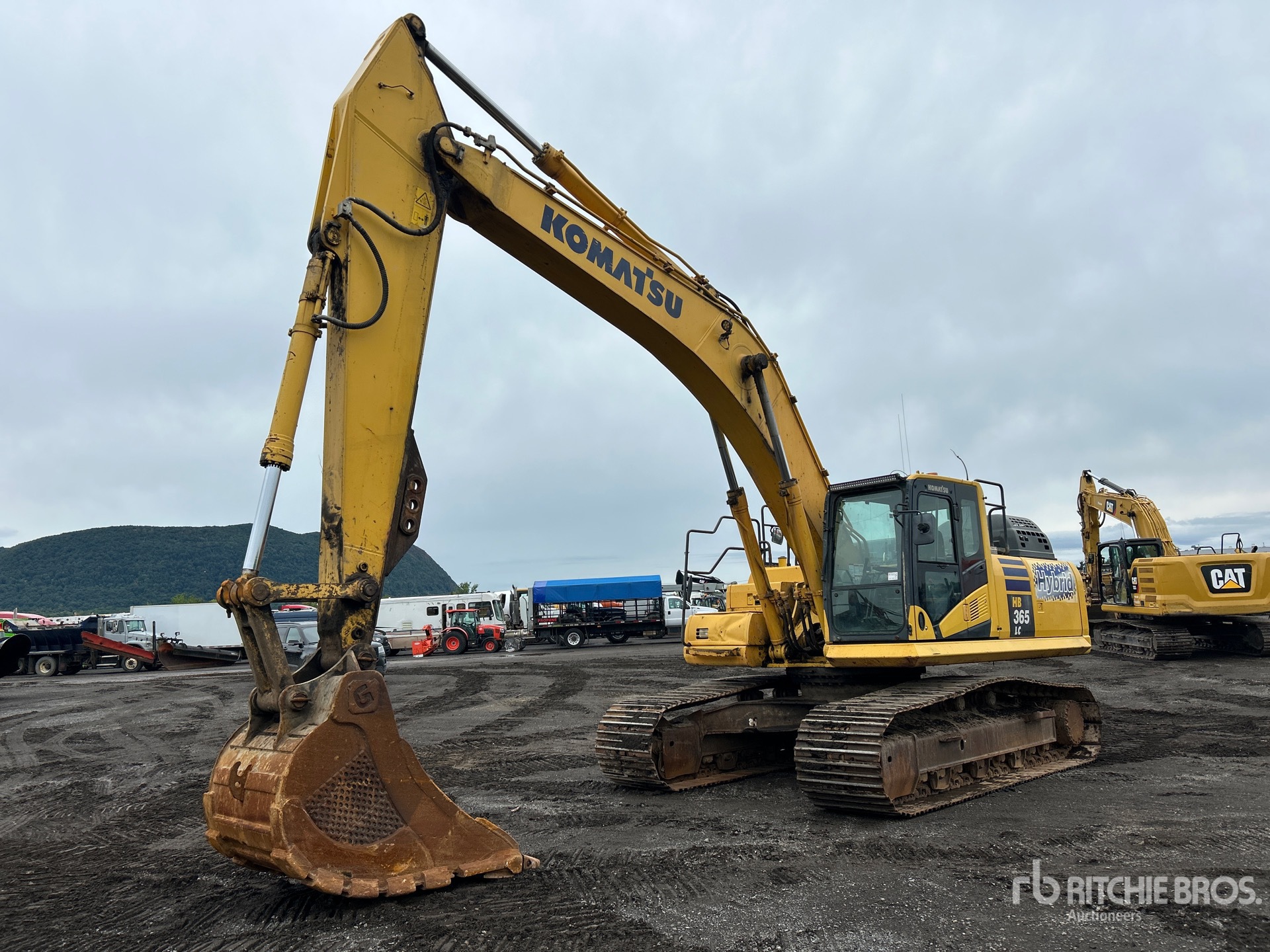 2018 Komatsu HB365LC-3 Hybrid 油圧ショベル