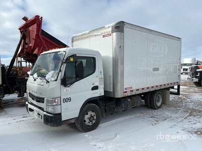 2015 Mitsubishi Fuso FE 4x2 Furgoneta caja cerrada