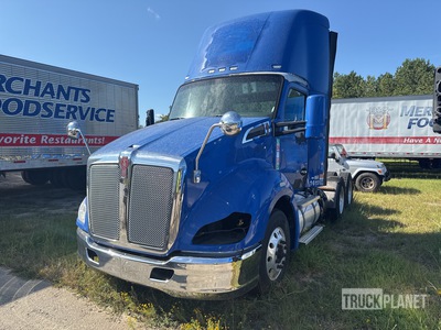 2016 Kenworth T680 6x4 Day Cab Prime Mover (Inoperable)